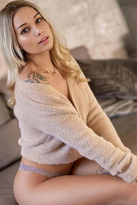 Eva Escort Service Berlin experienced slim seductress for sensual moments full of tender kisses in a private apartment